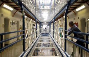 لندن میں 2 قیدی غلطی سے جیل سے رہا